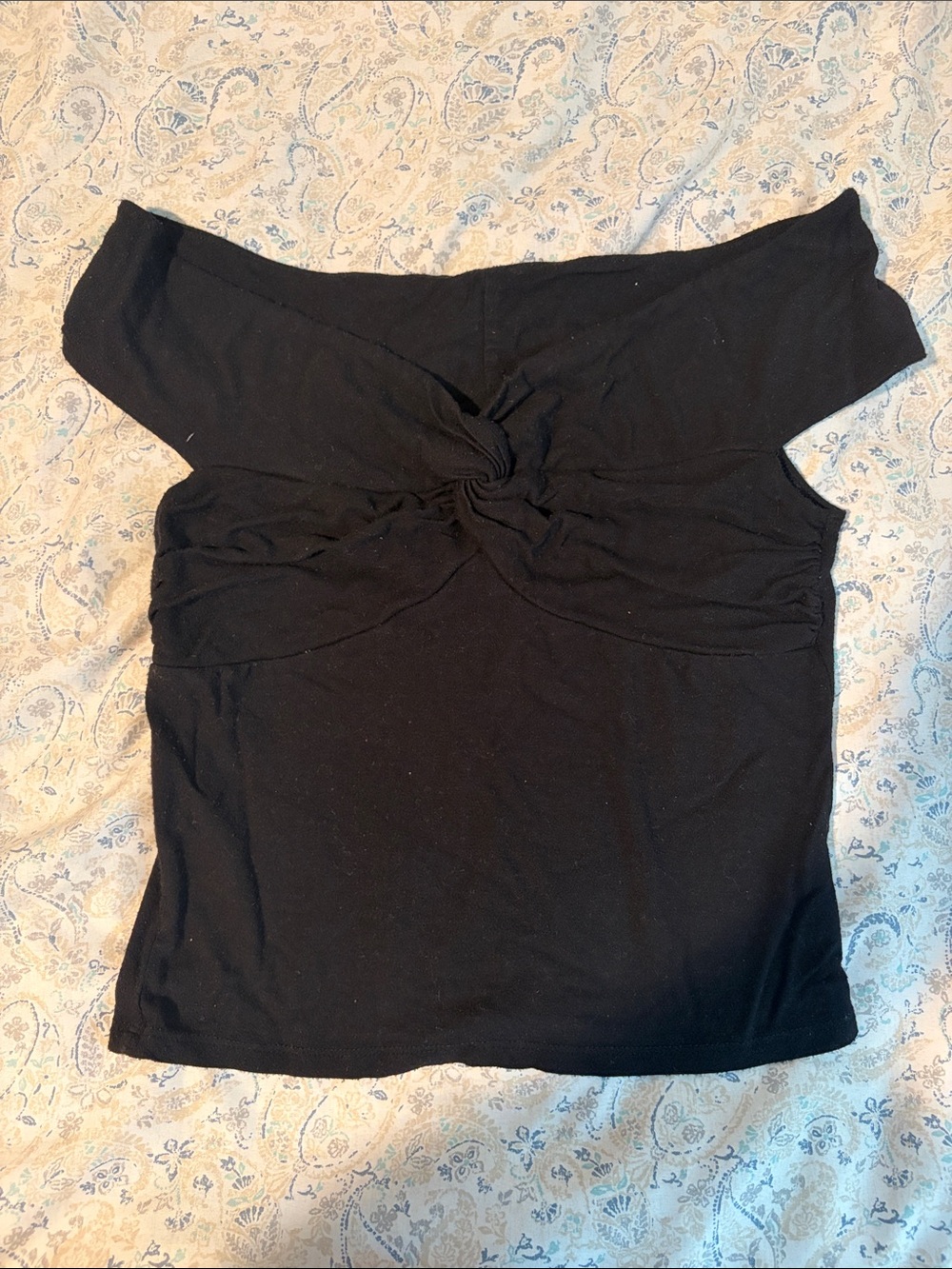 Off-Shoulder Twist Front Crop Top in Black